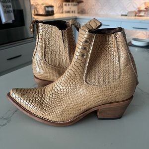 Freebird booties. Worn 15 min, inside. New condition.
